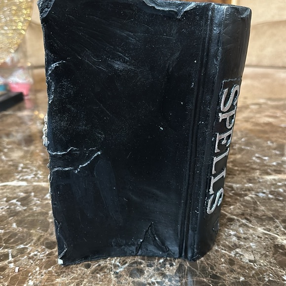 Halloween spell book that lights up. - Picture 2 of 4